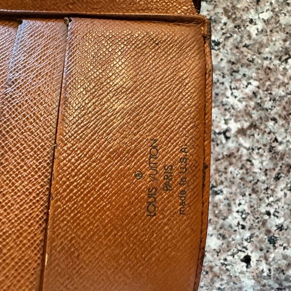 Louis Vuitton, men's monogram, bifold, wallet, vintage - Picture 13 of 17